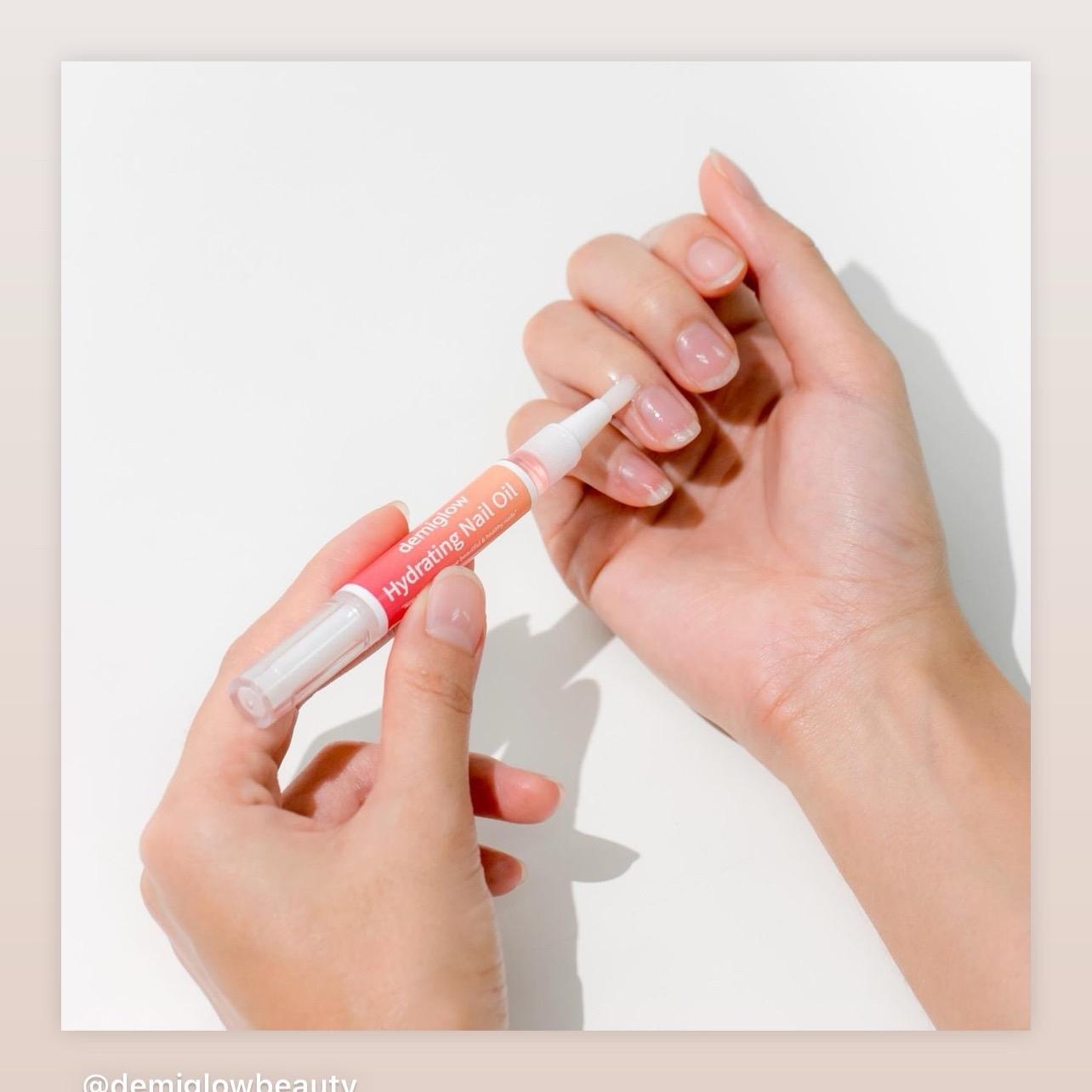 Set Combo (Glitter Nail Buffer + Hydrating Nail Oil)